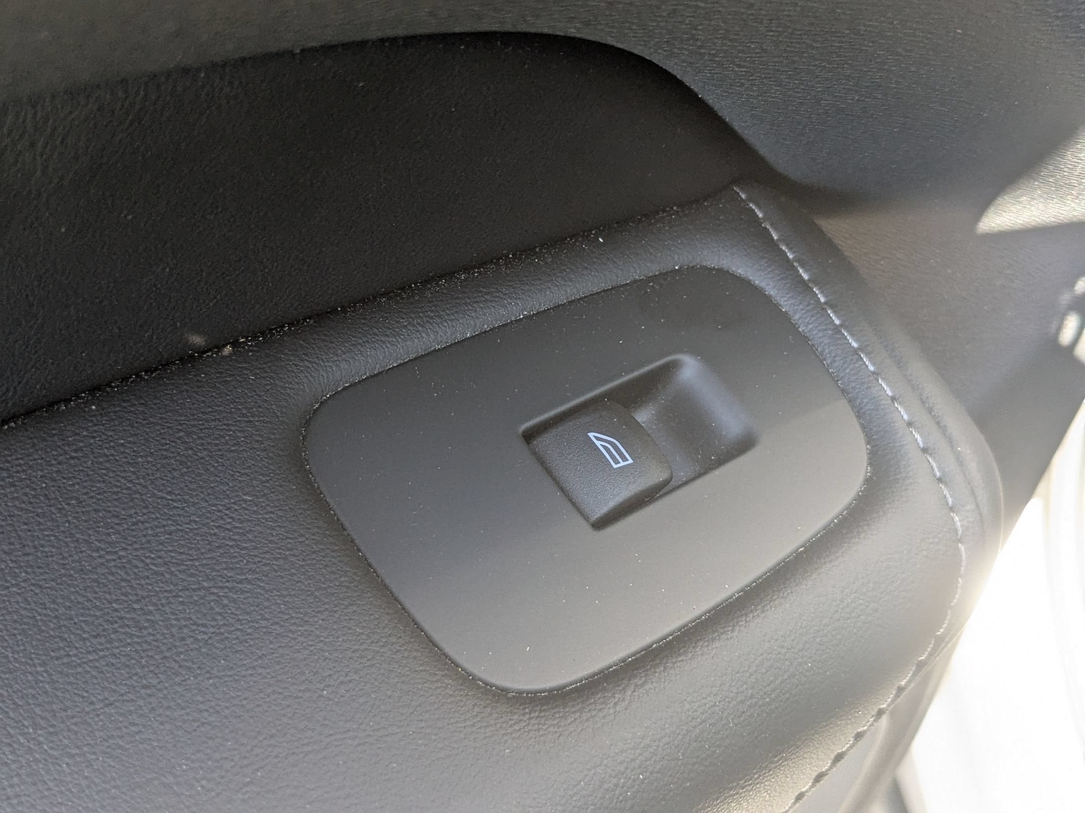 2023 Volvo XC60 Ultimate Bright Theme