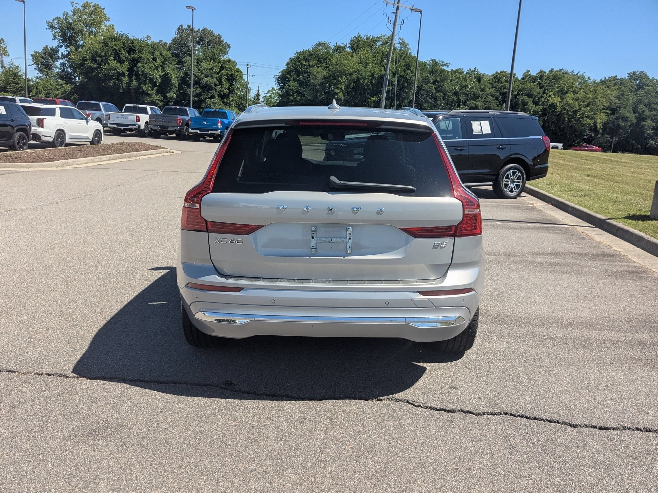 2023 Volvo XC60 Ultimate Bright Theme